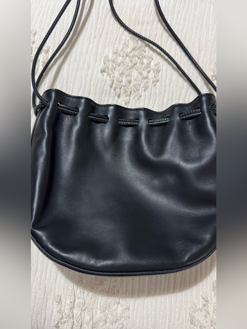 COS LEATHER GATHERED POUCH Black Drawstring Crossbody Bag - Picture 3 of 10